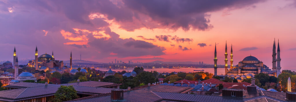 Hidden Gems of Istanbul, Istanbul at Sunset, Beautiful Images of Istanbul. Sultanahmet at Dusk.